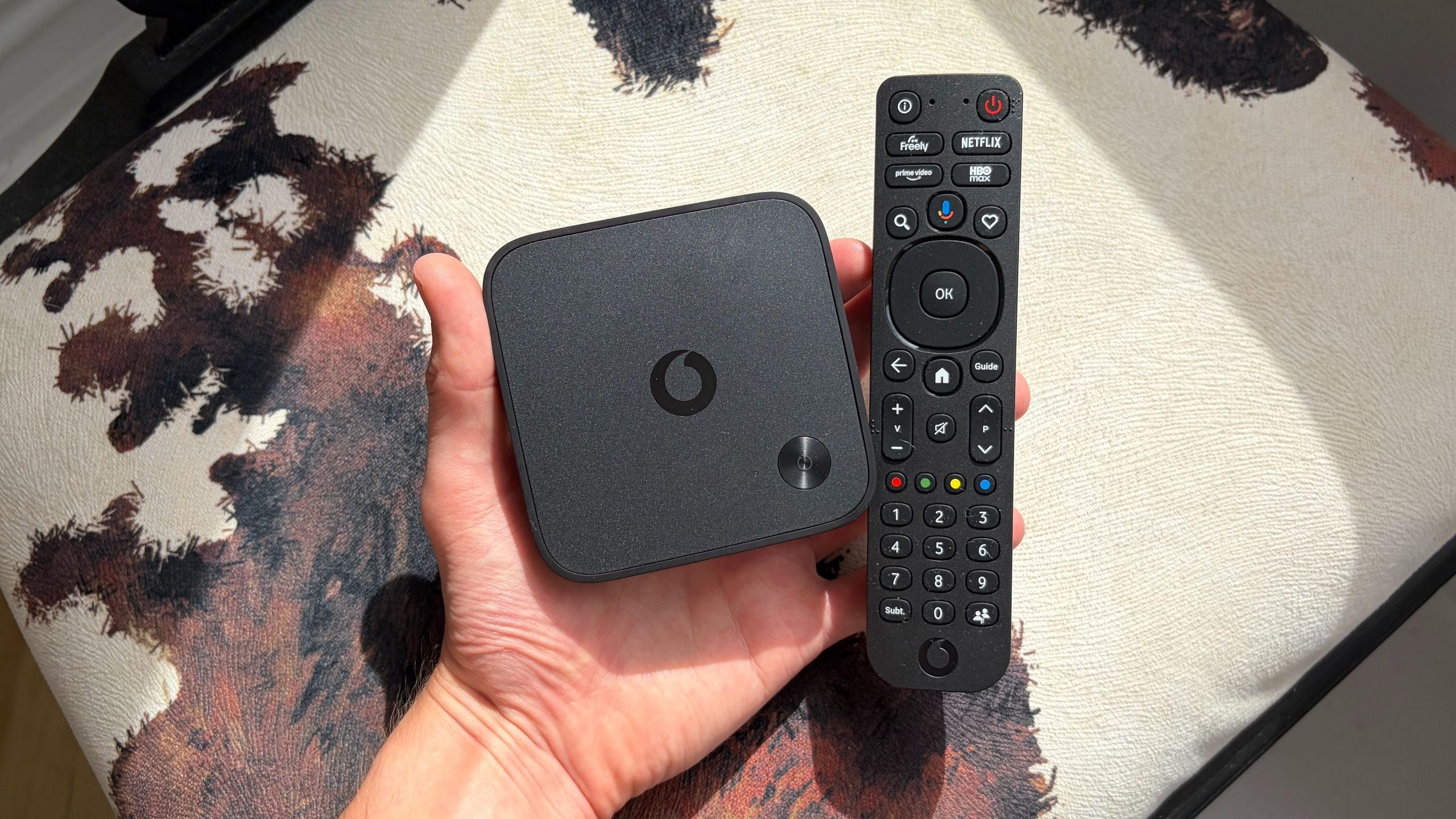 Vodafone TV kombinerar streaming och molnspel i en Sky-utmanare