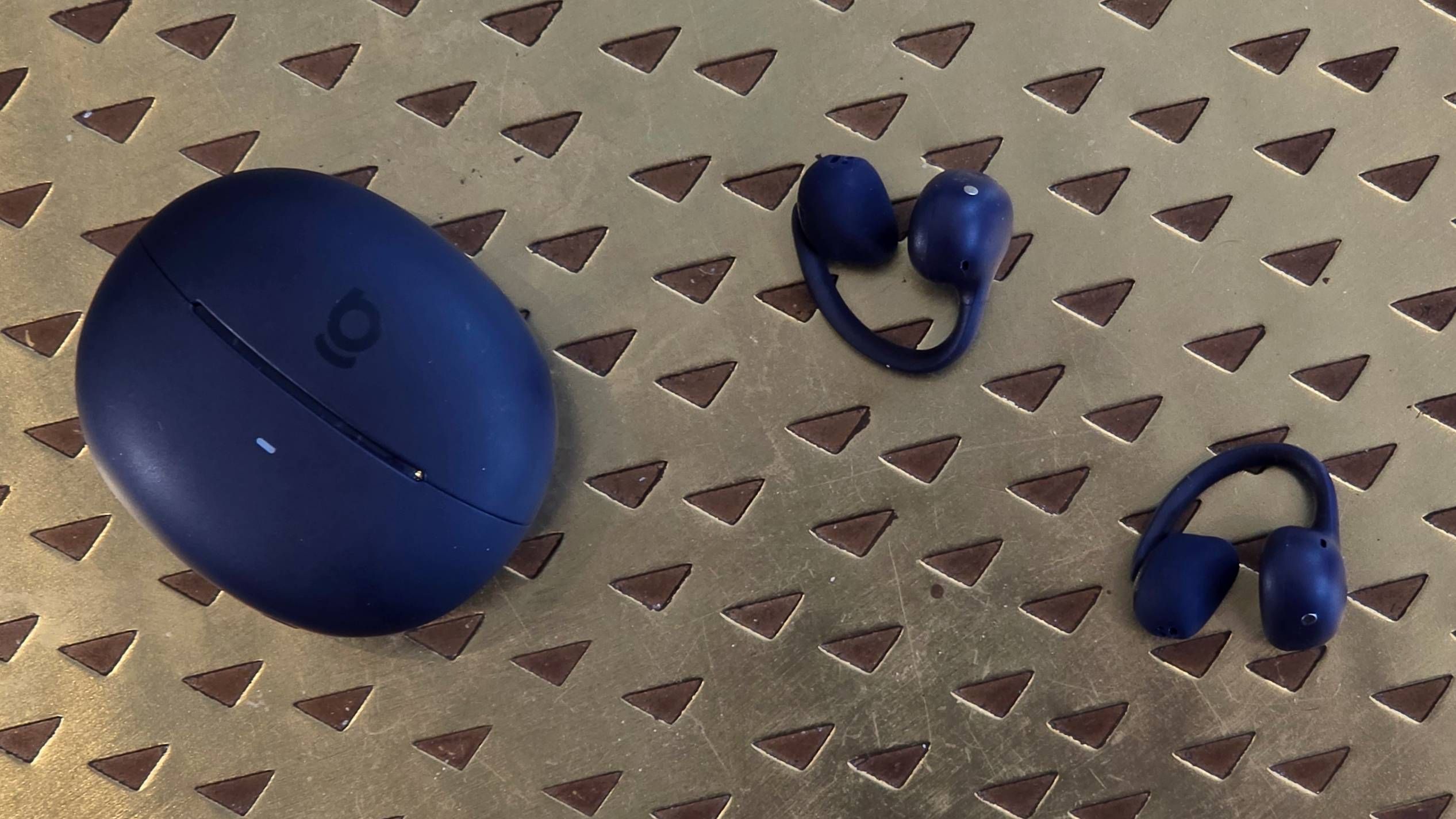 Baseus Bowie MC2 NC Adds Noise Cancellation to Open Earbuds