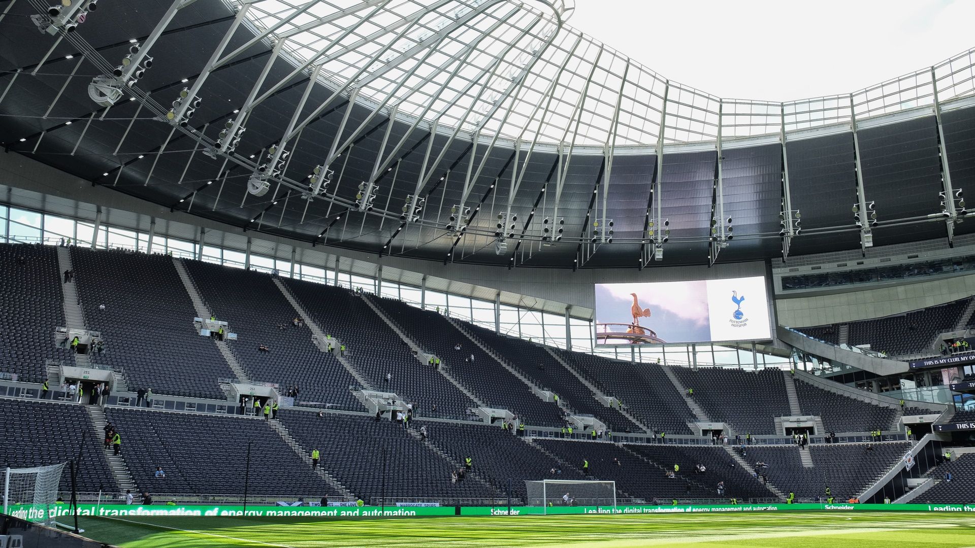 Tottenham Hotspur cuts virtualization costs by more than 85% after VMware switch
