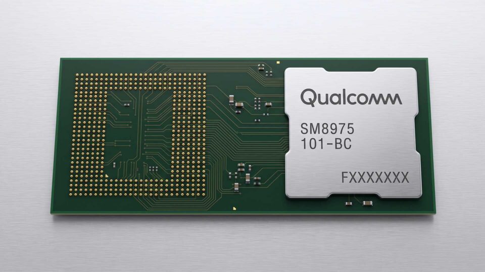 Snapdragon 8 Elite Gen 6 Pro Die Leak Shows Larger Chip and New DRAM Cooling