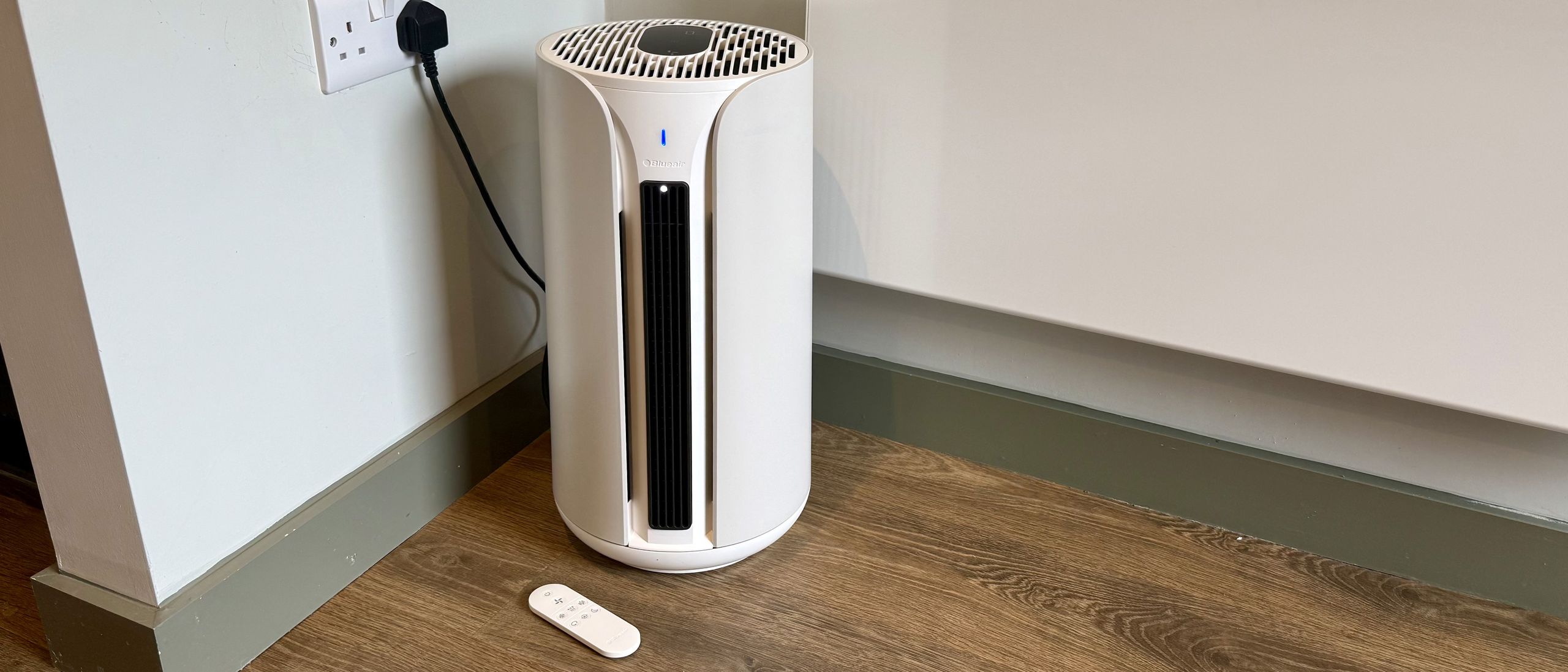 Blueair ComfortPure 3-in-1 T10i combines air purification, heating and cooling