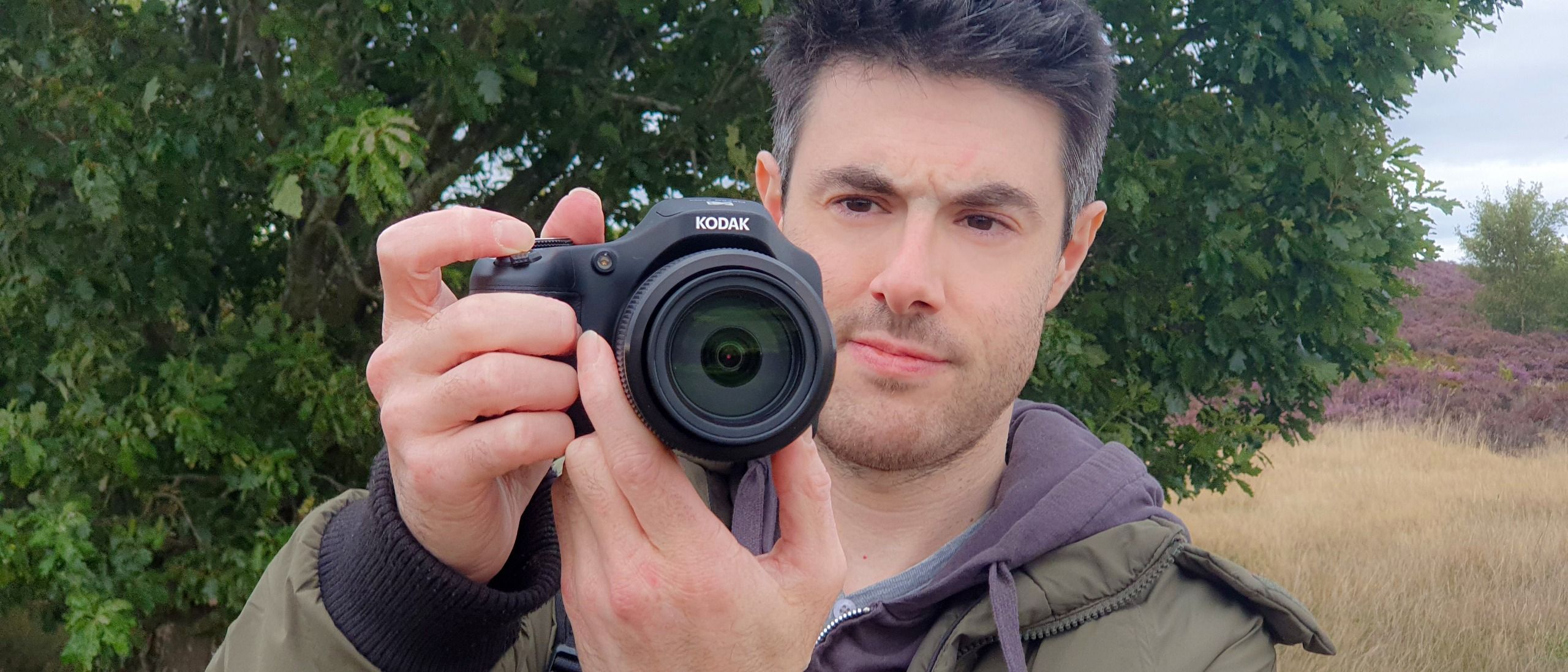 Kodak PixPro AZ653 combines a 65x zoom with a compact bridge-camera design