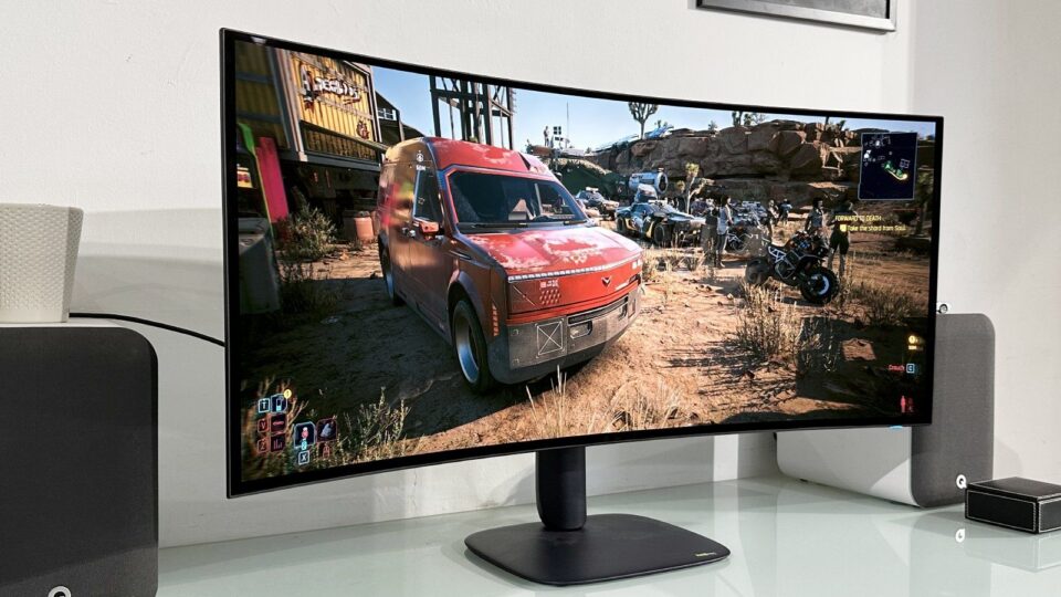 Alienware AW3926QW is a 5K2K 39-inch OLED gaming monitor with one notable flaw