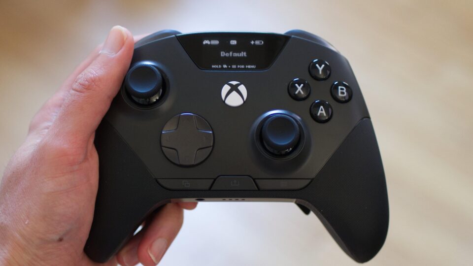 SteelSeries Aeon Pro Xbox controller costs $259.99