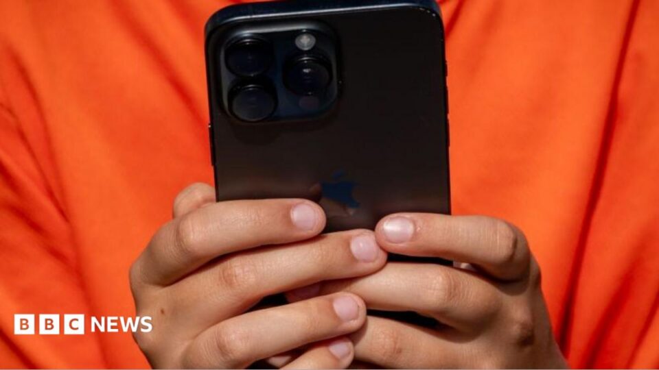 UK plans law to block nude images on children’s devices