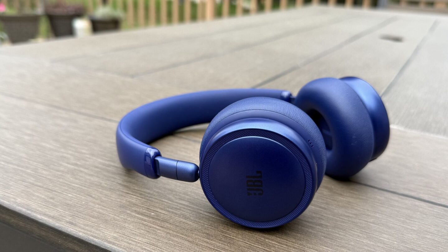 JBL Live 680NC review: long battery life and extensive features