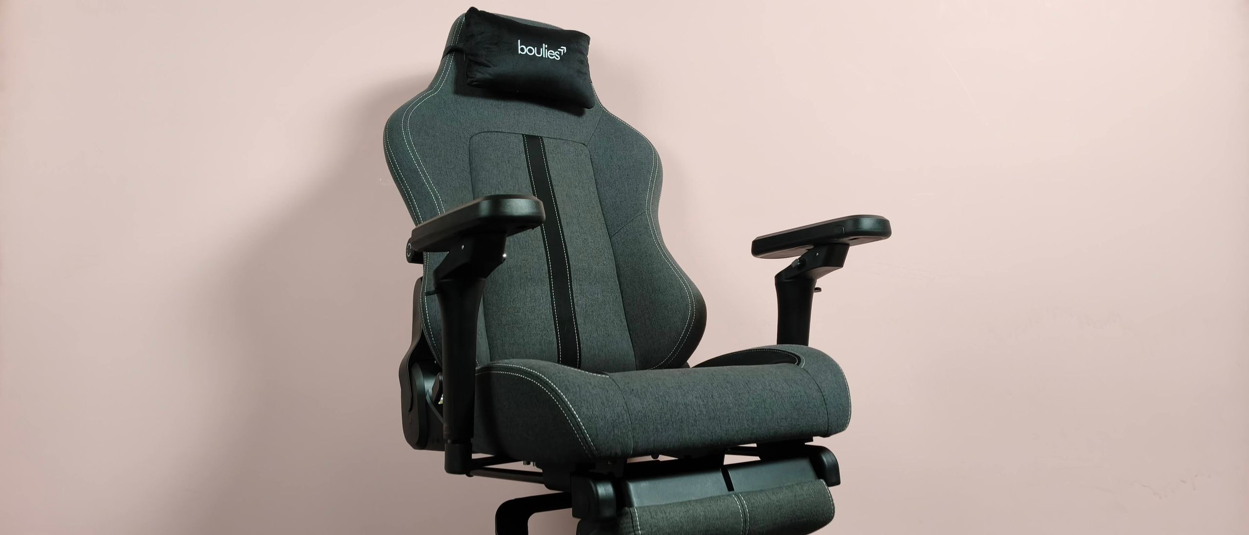 Boulies Master Rex (2026) adds 6D armrests and an integrated footrest