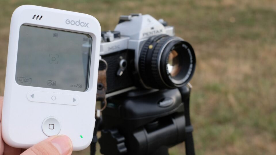 Godox C100 review: unusual camera and light meter misses the mark