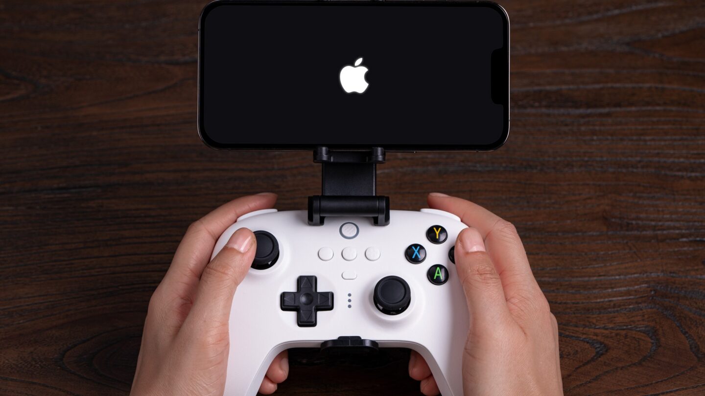 Apple reportedly developing two iPhone game controllers