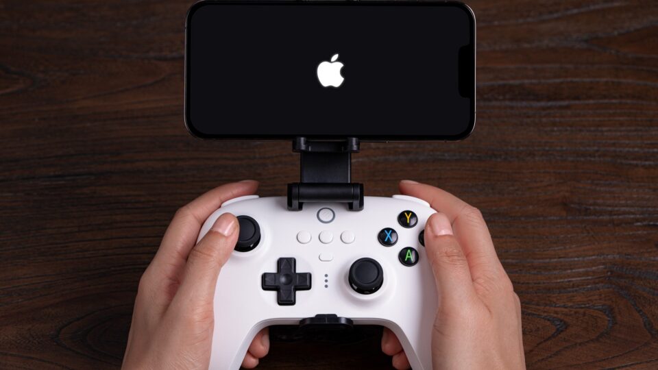 Apple reportedly developing two iPhone game controllers
