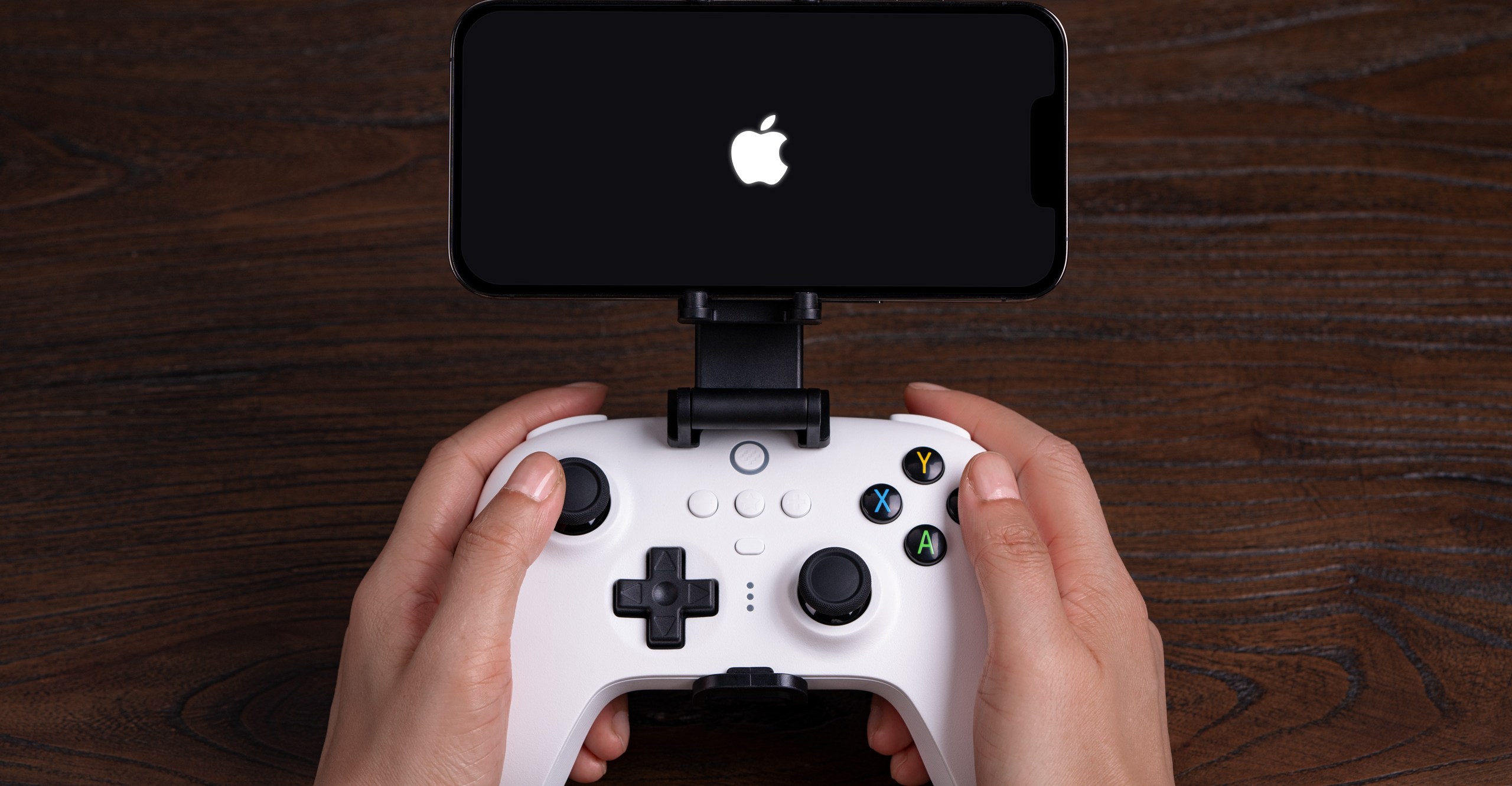 Apple reportedly developing two iPhone game controllers