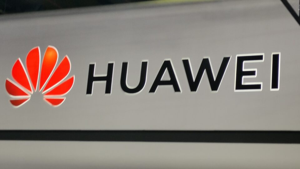 Huawei trial begins as US accuses company of trade-secret theft