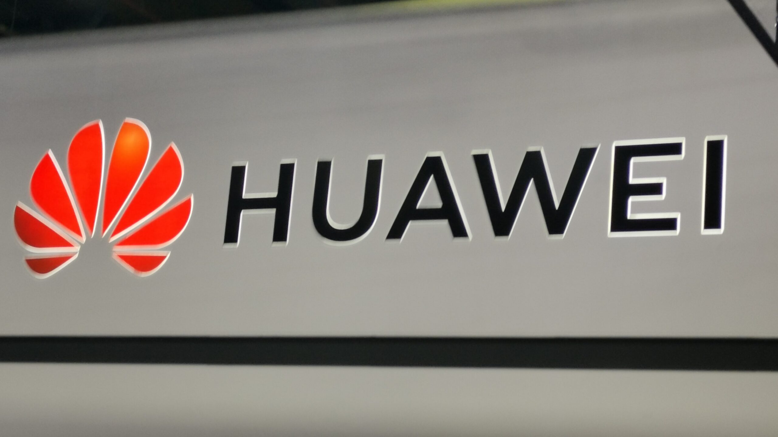 Huawei trial begins as US accuses company of trade-secret theft