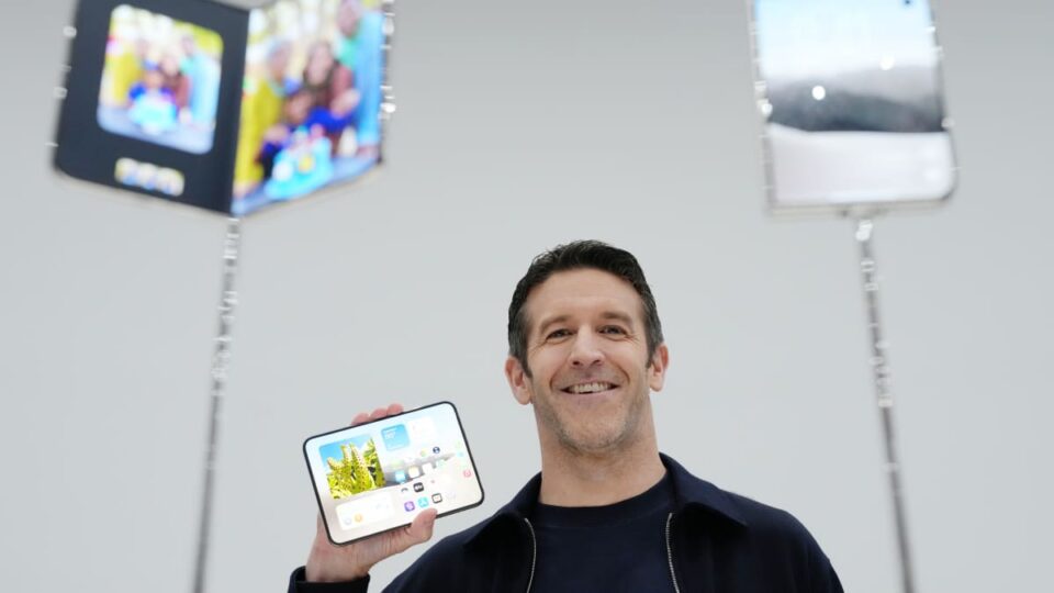 Apple releases iOS 27 beta with redesigned Siri ahead of iPhone 18