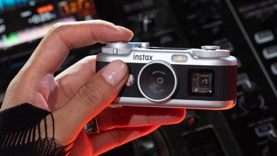 Fujifilm’s Instax Pal 2 adds a screen and viewfinder