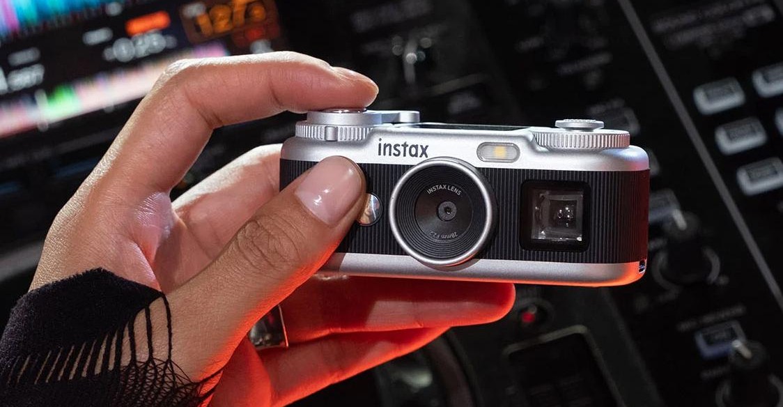 Fujifilm’s Instax Pal 2 adds a screen and viewfinder
