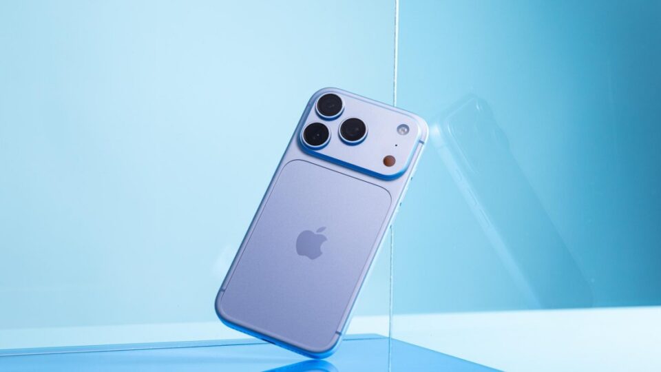 iPhone 18 Pro Adds Variable Aperture, but Gains Are Modest