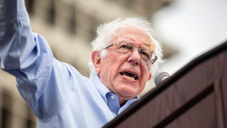 Sanders and Bannon call for stronger AI oversight