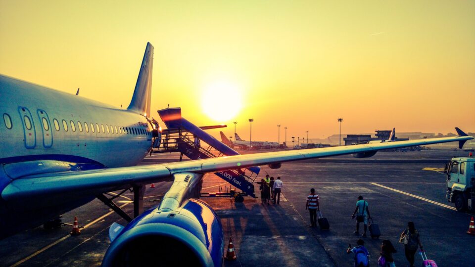 Fake airline support accounts target frustrated customers
