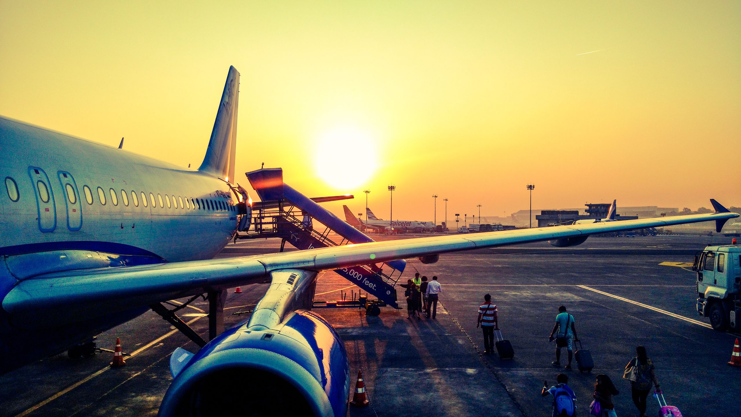 Fake airline support accounts target frustrated customers