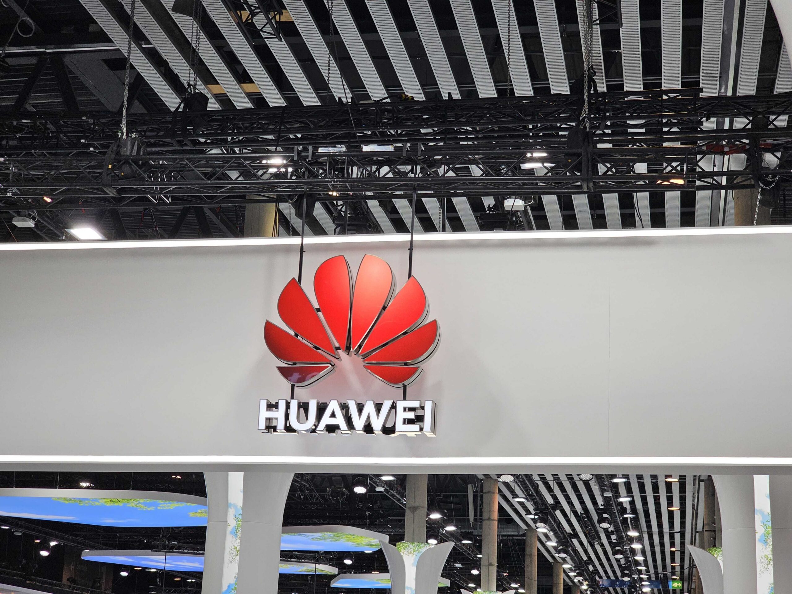 Huawei moves Ascend 960DT launch to Q1 2027