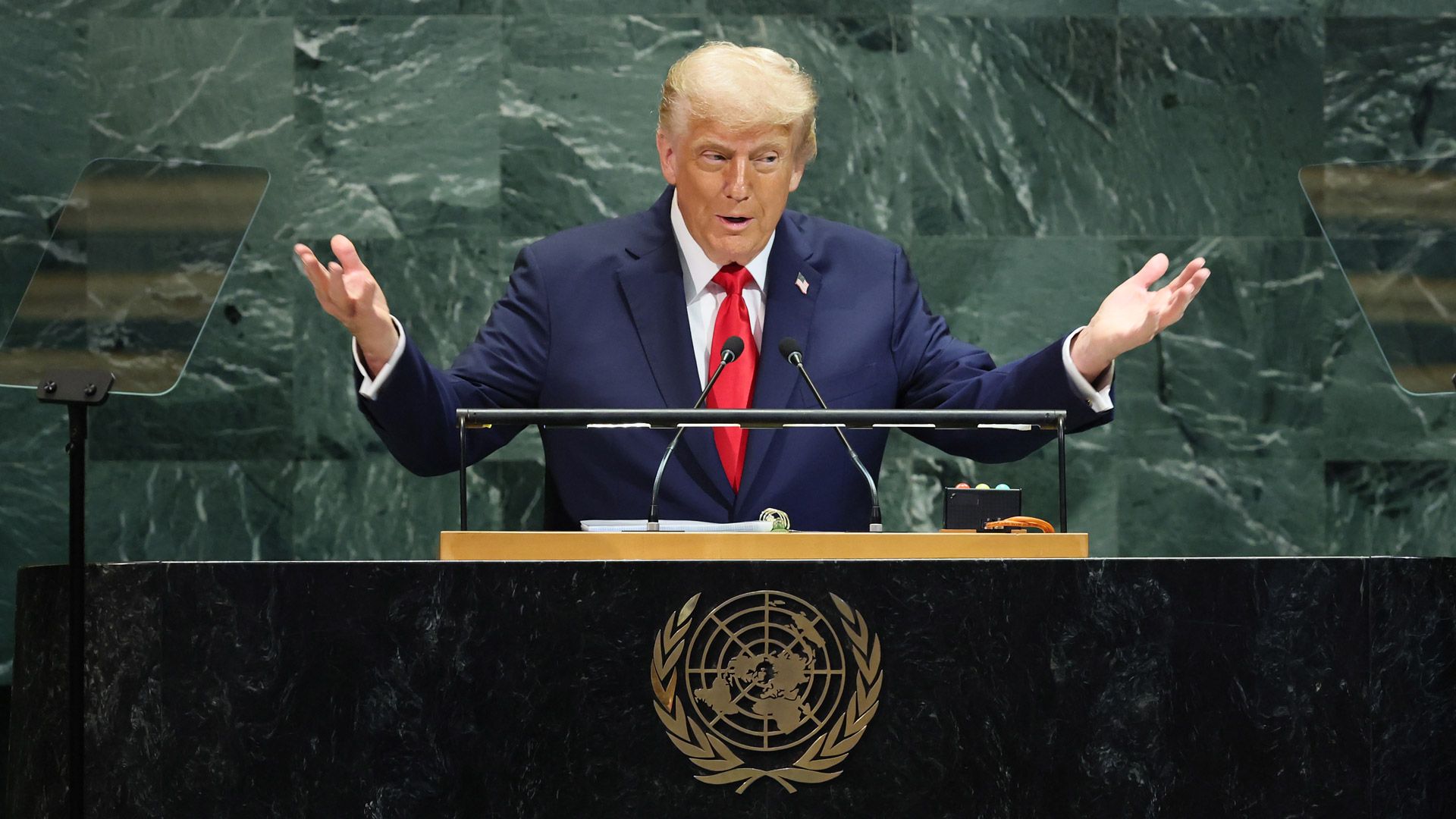 Trump proposes renaming AI “Super Intelligence” and opposes regulation