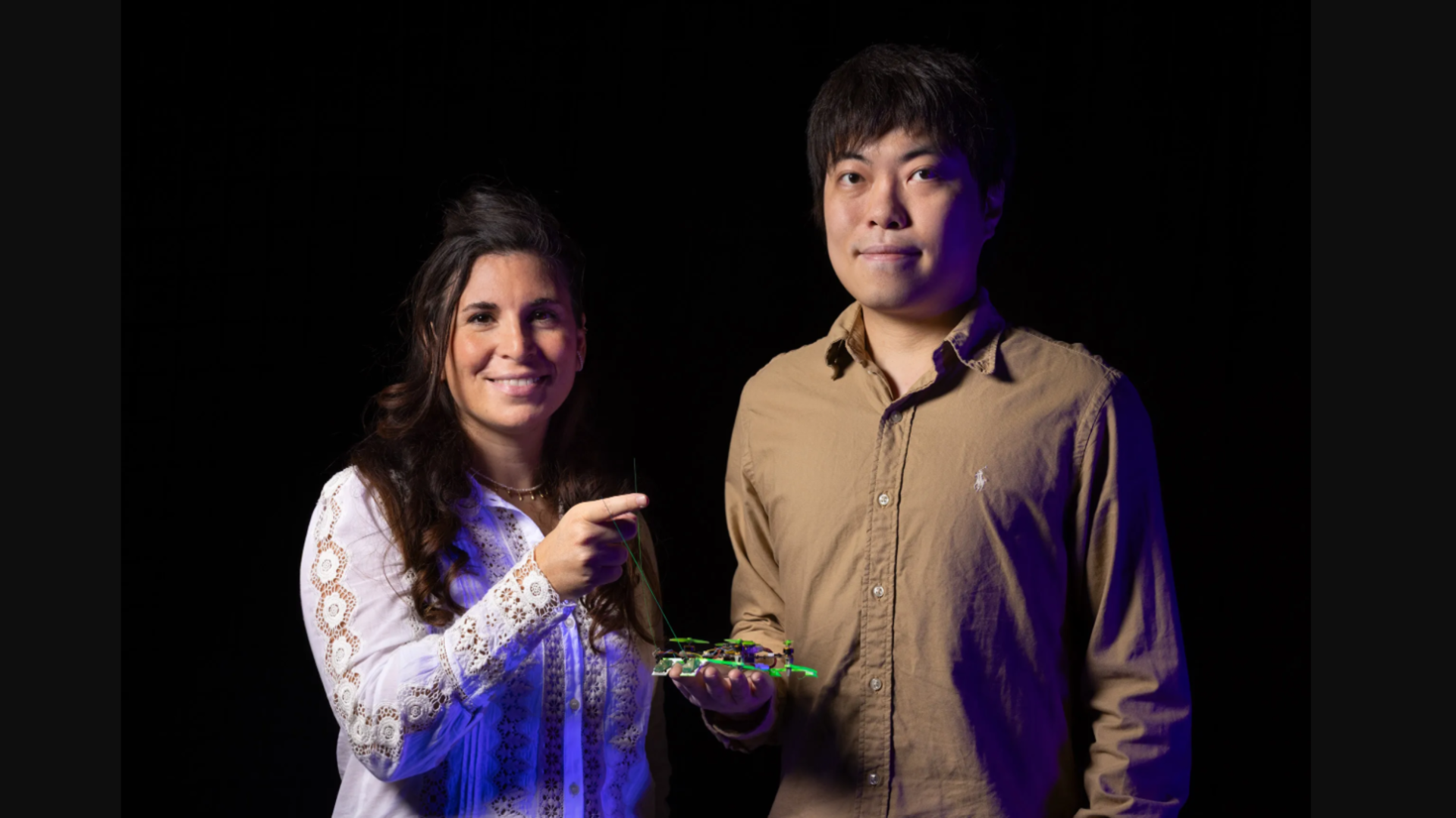 Drone under 100 grams uses artificial whiskers to navigate in darkness and smoke