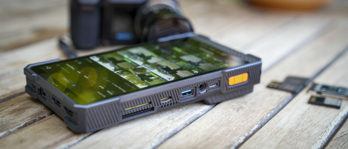 PixelMob combines editing and backup in a portable workstation