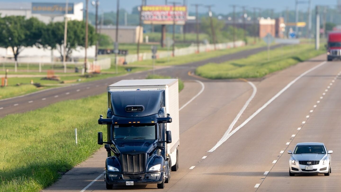 Aurora CFO says 30,000 driverless trucks by 2030 is within reach
