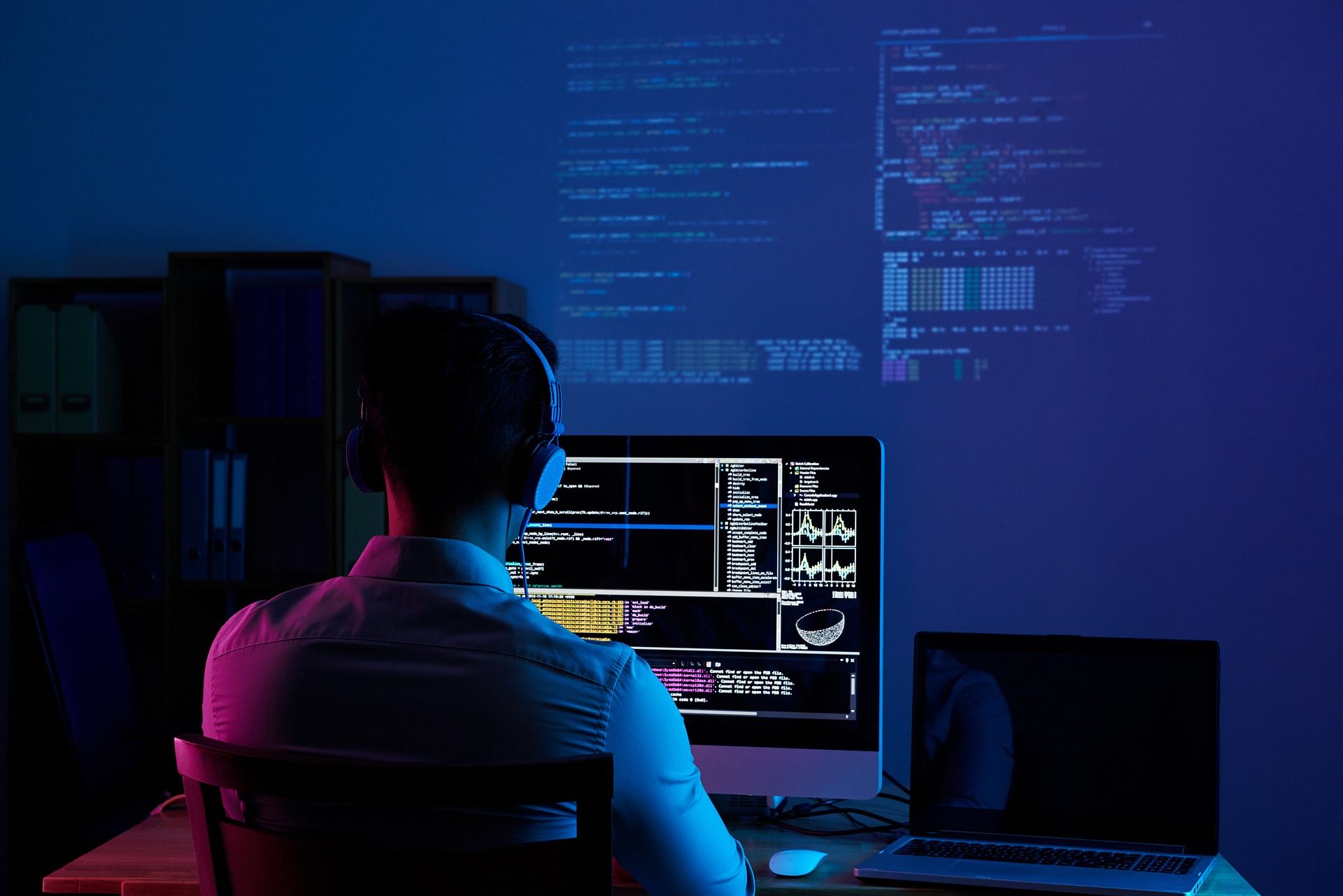 Developers feel pressure to use AI, survey finds