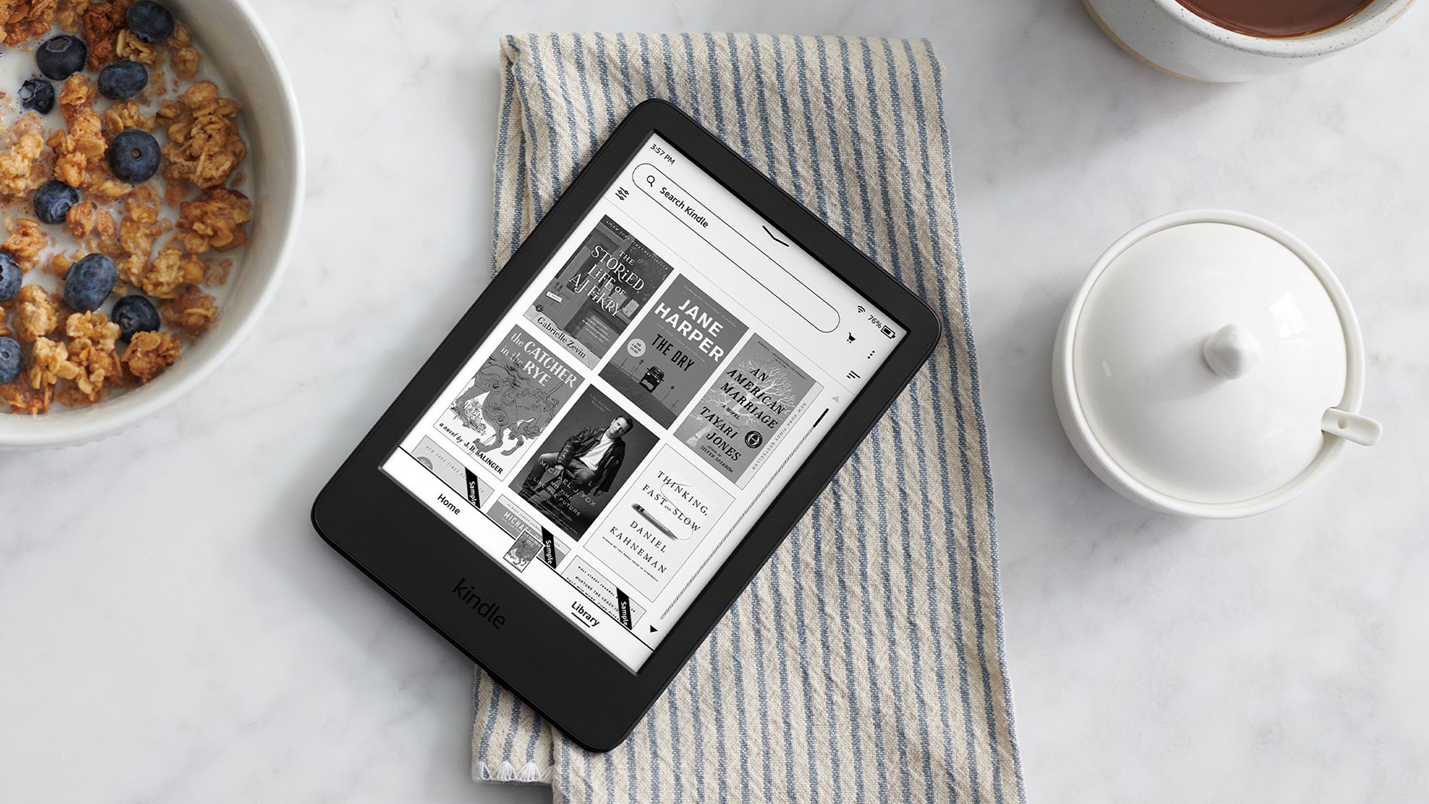 A 13-year-old Kindle becomes a desk assistant after a jailbreak