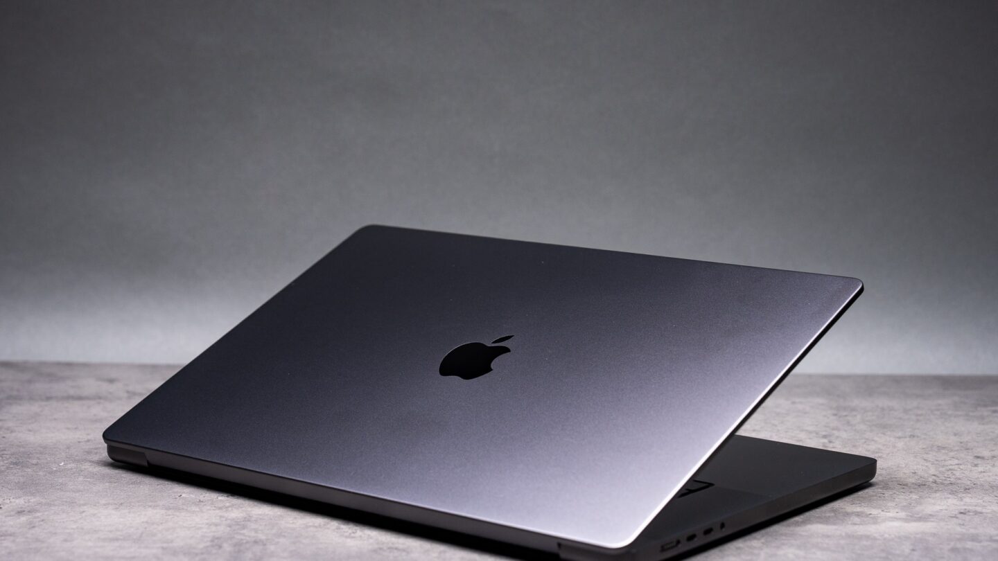 Apple reportedly plans touchscreen MacBook Pro and updated iPad Mini for October 27