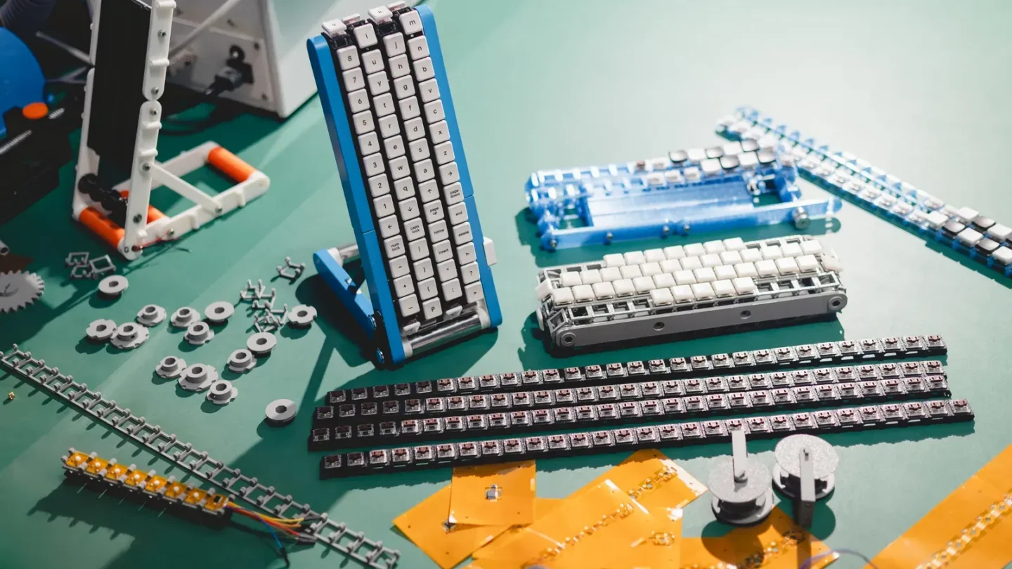 Google unveils a conveyor belt keyboard designed to bring keys to the typist