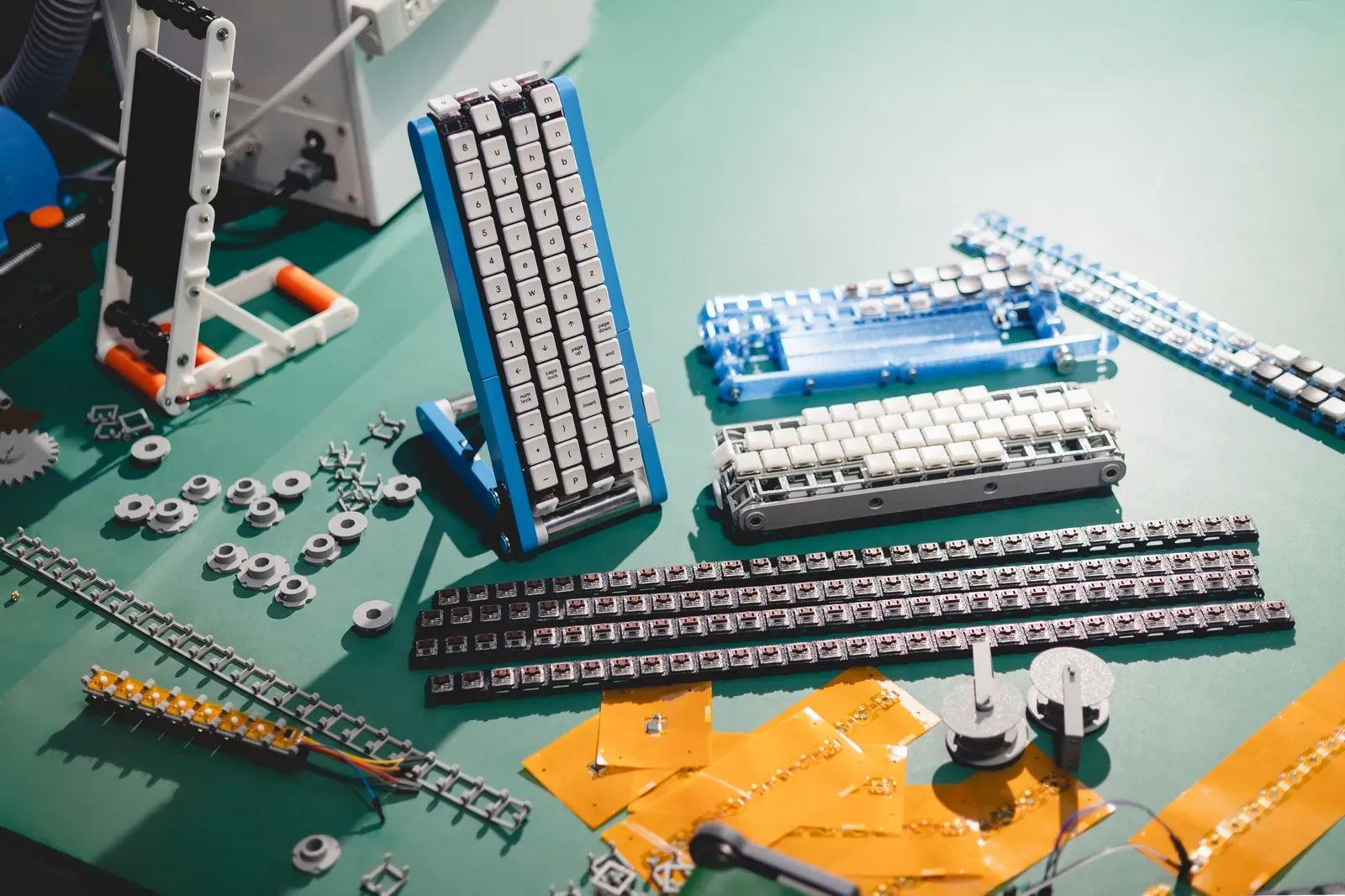 Google unveils a conveyor belt keyboard designed to bring keys to the typist