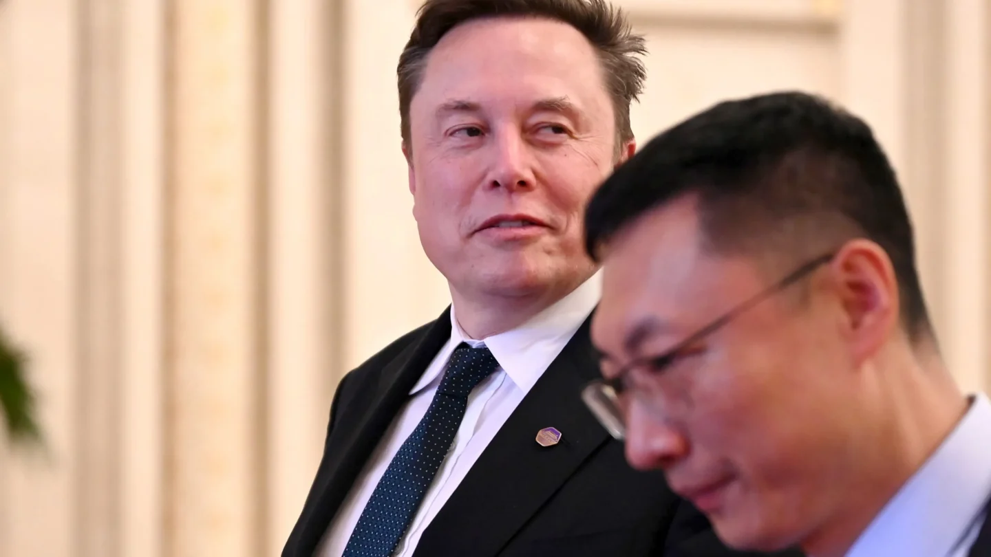 Musk Renews Criticism of Ambani Over Starlink’s Delayed India Launch