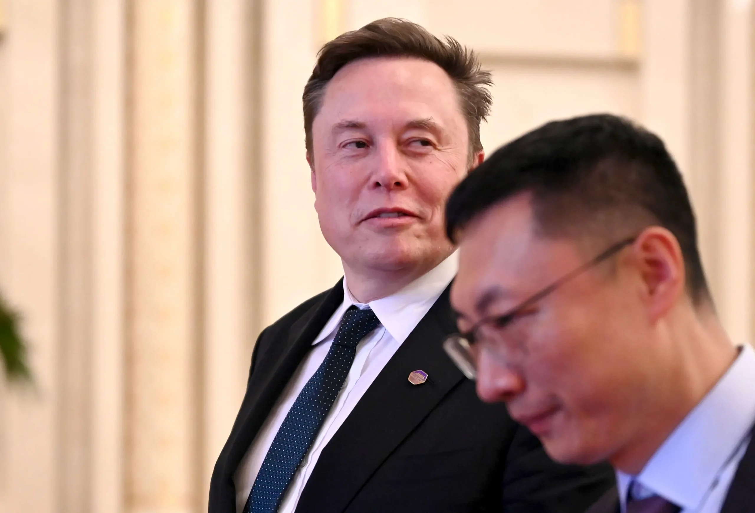 Musk Renews Criticism of Ambani Over Starlink’s Delayed India Launch